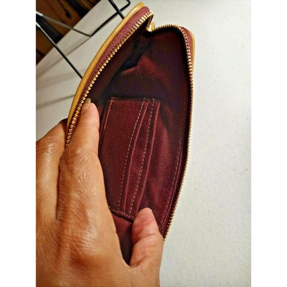 Coach LARGE CORNER ZIP WRISTLET IN SIGNATURE JACQUARD WITH STRIPES NWT $118 - Picture 8 of 12